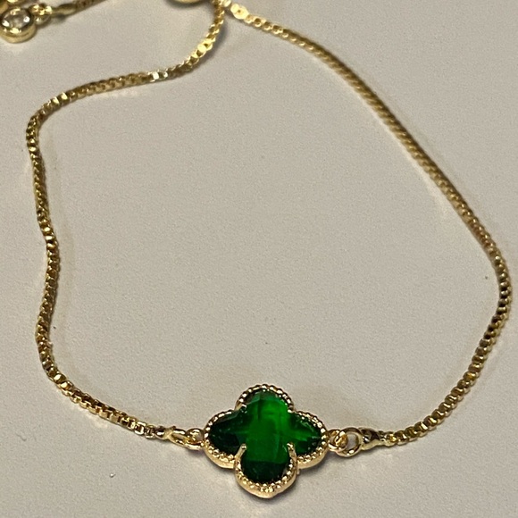 Green four leaf clover bracelet - Picture 2 of 2